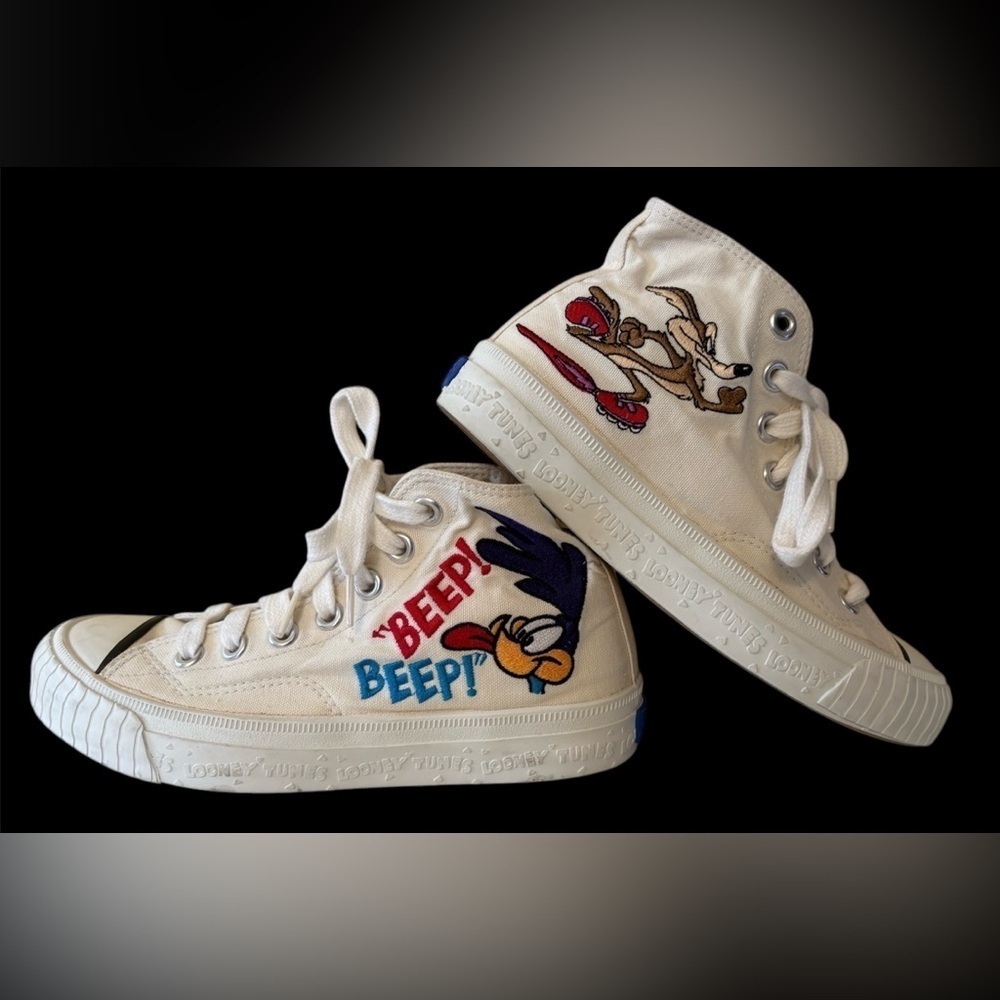 Keds Vintage 1993 Looney Tunes High Top Canvas Sneakers Size 6
